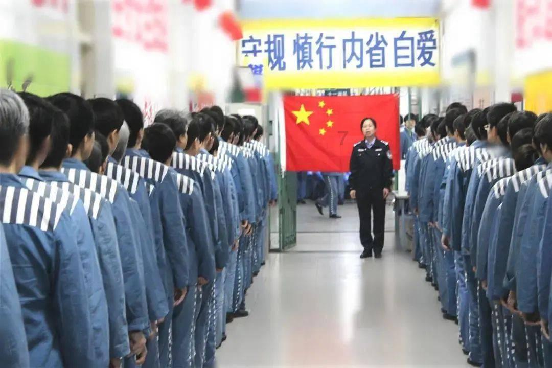 一失足成千古恨，花季少女被人侵犯后自暴自弃，终于走上不归路